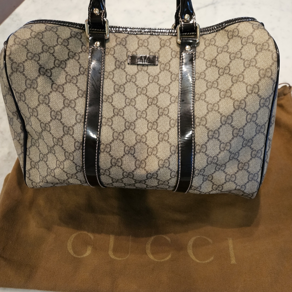 GUCCI GG Supreme Medium Joy Boston Bag